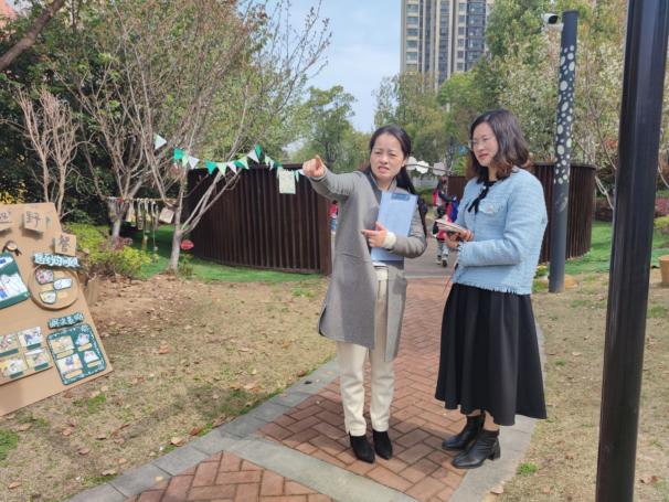 【生命迈幼·校园新闻】聚焦创造性游戏 研以共学促成长_html_227881aa.jpg