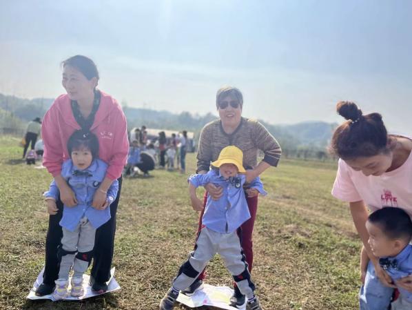 定稿：【生命迈幼·留住“秋”迹】探秘秋日，悦享秋游——迈幼嘉誉山分园秋游活动 (修改)_html_ma1294e9.jpg