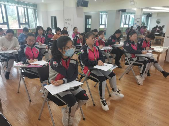 警示教育新闻稿_html_m3d4ea99a.jpg