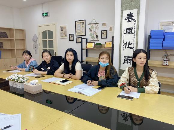 语言组教研_html_m2fa7724a.jpg