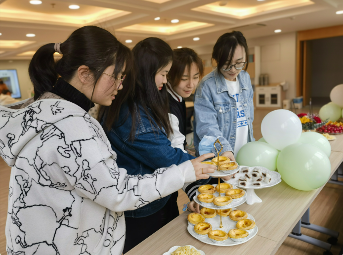 【生命迈幼·工会活动】三月与你，皆为春天——嘉誉山分园关爱职工活动_html_m376e9a02.png