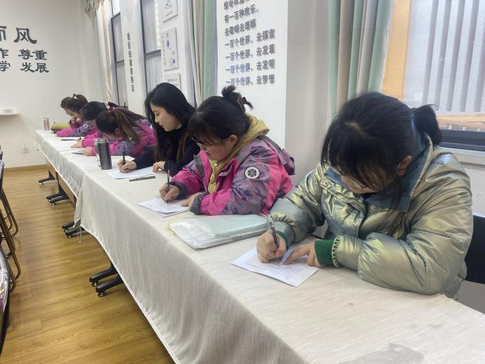 三园三八妇女节报道_html_7d6469.jpg