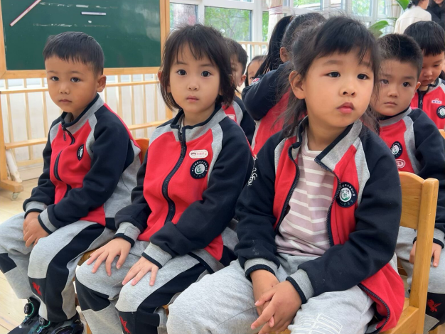 【生命迈幼•安全第一】记迈幼一园法制副校长进校园_html_5fee2d26.png