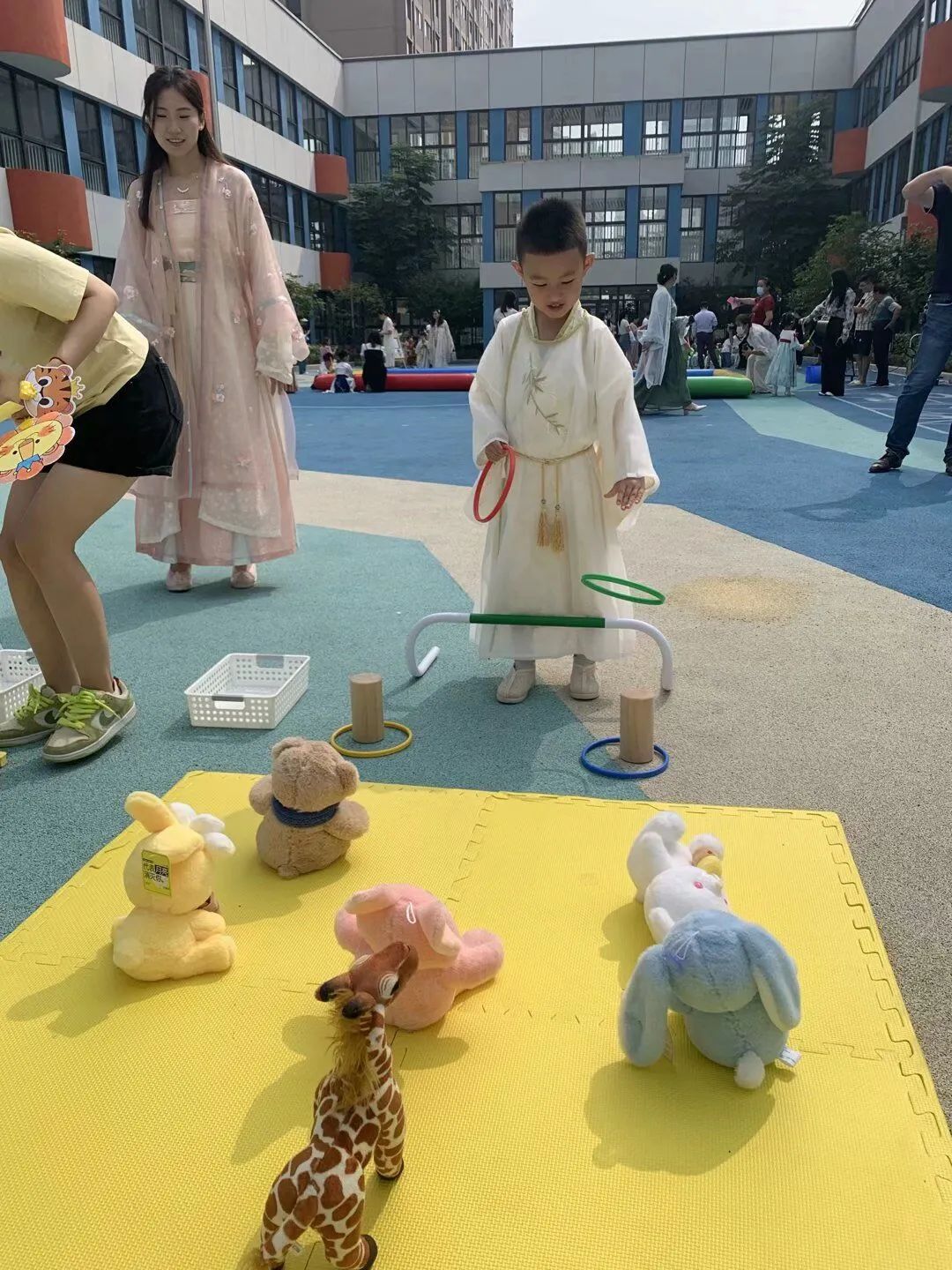 20230601 【生活燕幼·园区动态】燕鸣苑分园：乐享民俗 欢庆六一 ——亲子游园会活动_html_60844768.jpg