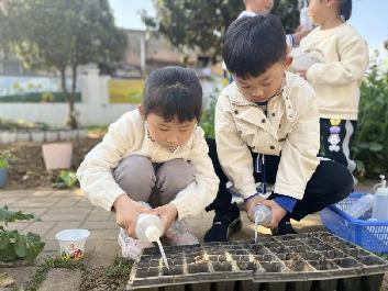 2023.5.29““植”此春绿 乐享耕趣” ——种植团活动_html_m6d098de7.jpg