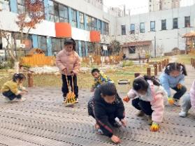 20241231【生活燕幼·园区动态】燕鸣苑分园：“寻年记，集五福”——庆祝元旦系列活动_html_m249203c5.jpg