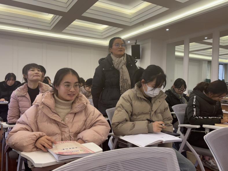 20241231【生活燕幼·园区动态】新城分园——晨间锻炼园本研训活动_html_m7a588b56.jpg