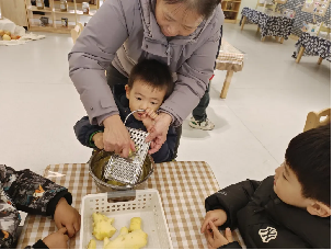20250103【生活燕幼·园区动态】“节气食光里，共育润童行”——舌尖上的节气之小寒_html_m1979579d.png