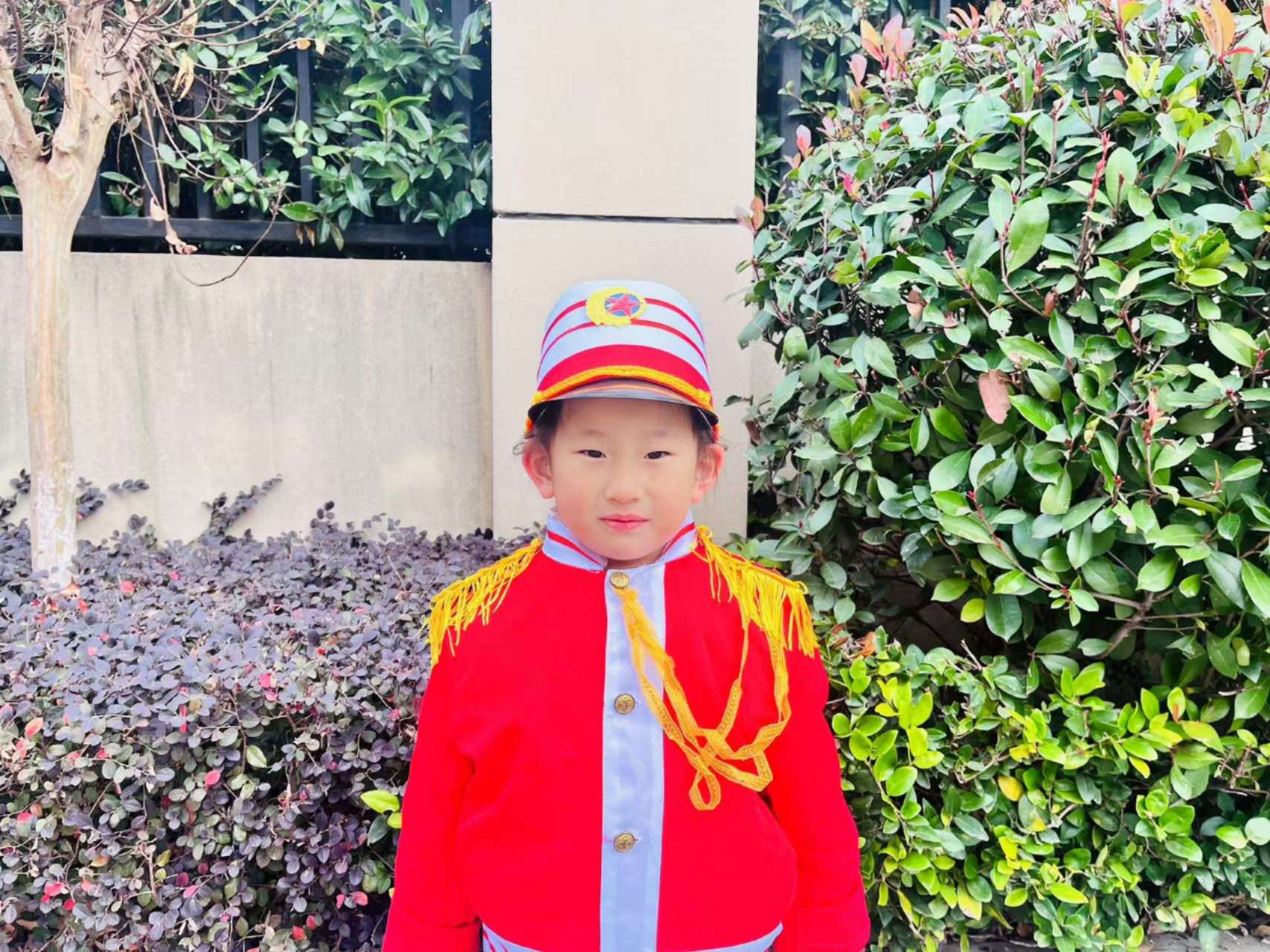 20241209【生活燕幼&middot;园区动态】新城分园——大一班升旗仪式_html_443931b5.jpg