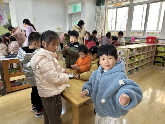 20240226【生活燕幼·园区动态】下庙分园：“萌娃闹元宵，欢喜迎佳节”——元宵节主题活动_html_m48d01bbf.jpg
