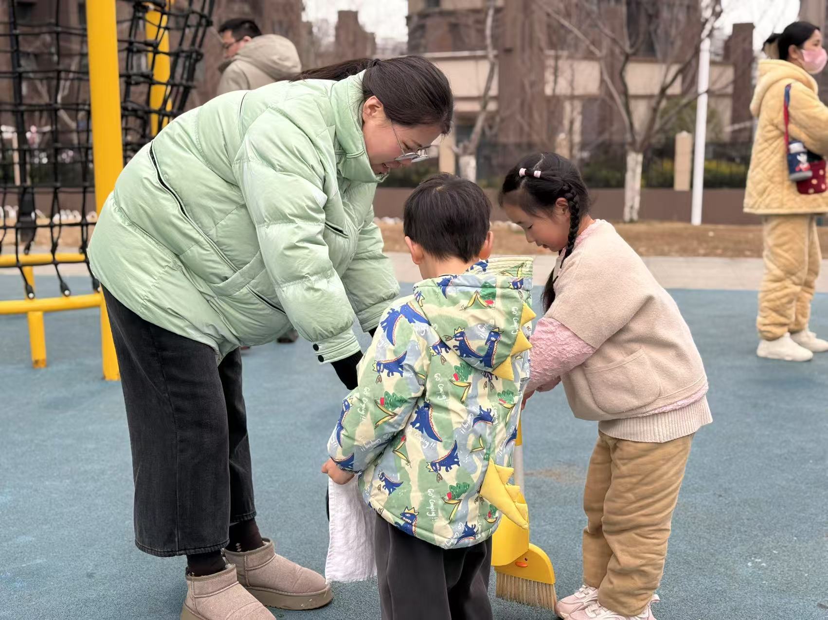 【生活燕幼·园区动态】下庙分园：“传雷锋精神，践时代担当”——学雷锋主题教育活动_html_64619d2f.jpg