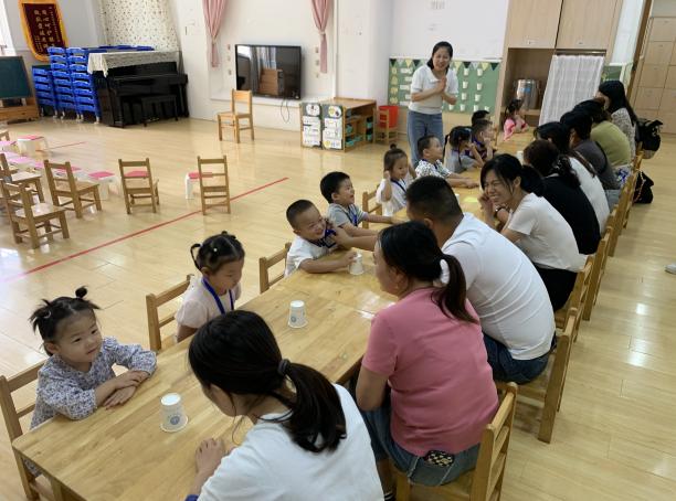 2023.8.30小班新生适应活动_html_767f578c.jpg