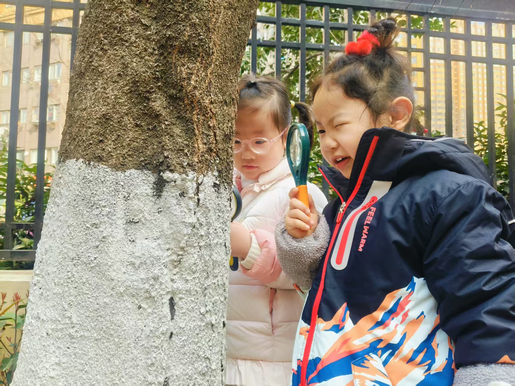 【生活燕幼·园区动态】下庙分园：“浇”个朋友，共“植”未来——植树节活动_html_7a55c5cf.jpg