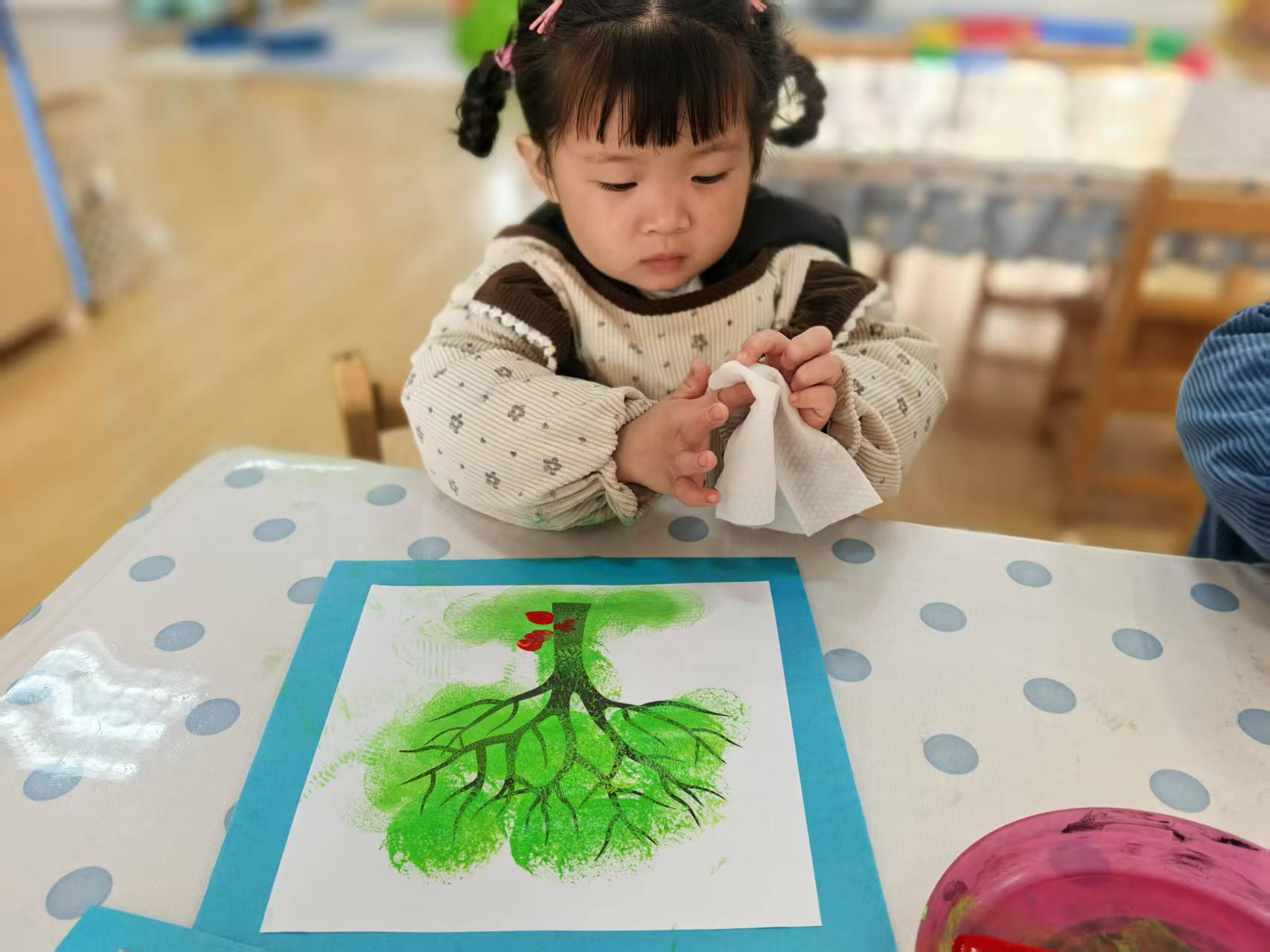 【生活燕幼·园区动态】下庙分园：“浇”个朋友，共“植”未来——植树节活动_html_m23c2103b.jpg