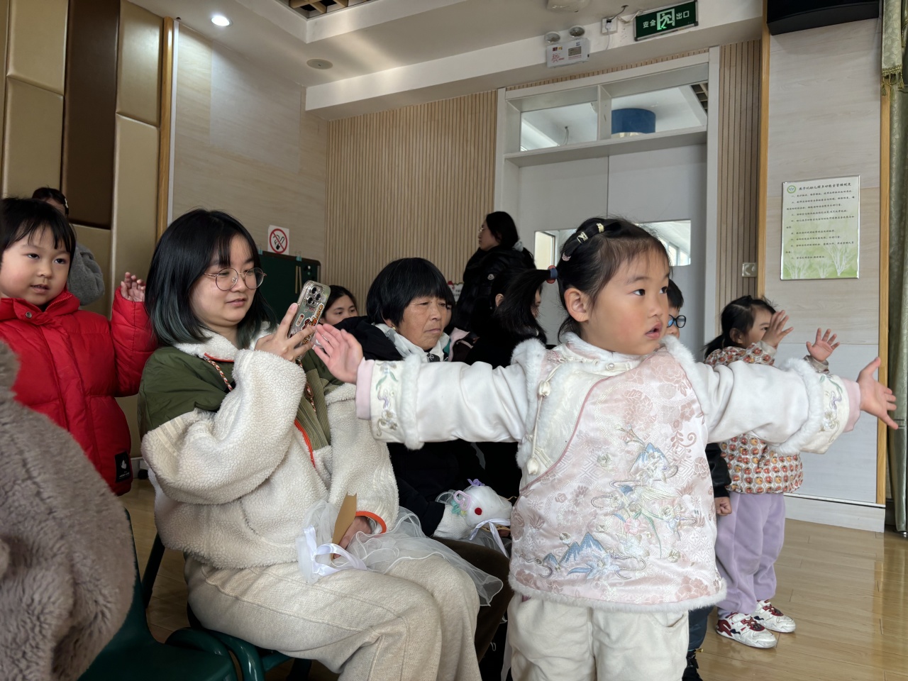 【生活燕幼·园区动态】下庙分园：汲春雨·议成长·共润一方心田——2025年春季家长会_html_m4ac77925.jpg