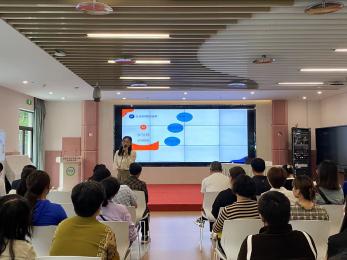 20240511【生活燕幼·园区动态】“孩子会自理 家庭更幸福”——风行栖霞讲师团活动_html_m443f24b1.jpg