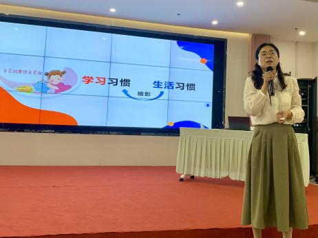 20240511【生活燕幼·园区动态】“孩子会自理 家庭更幸福”——风行栖霞讲师团活动_html_12acfb4e.jpg