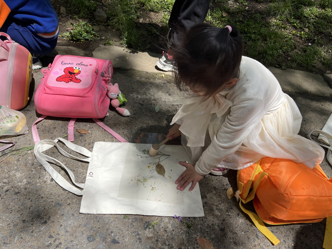 20240419【生活燕幼&middot;园区动态】下庙分园：“春来花草长，儿童寻春忙”——春游研学活动_html_m2deb5e1f.jpg