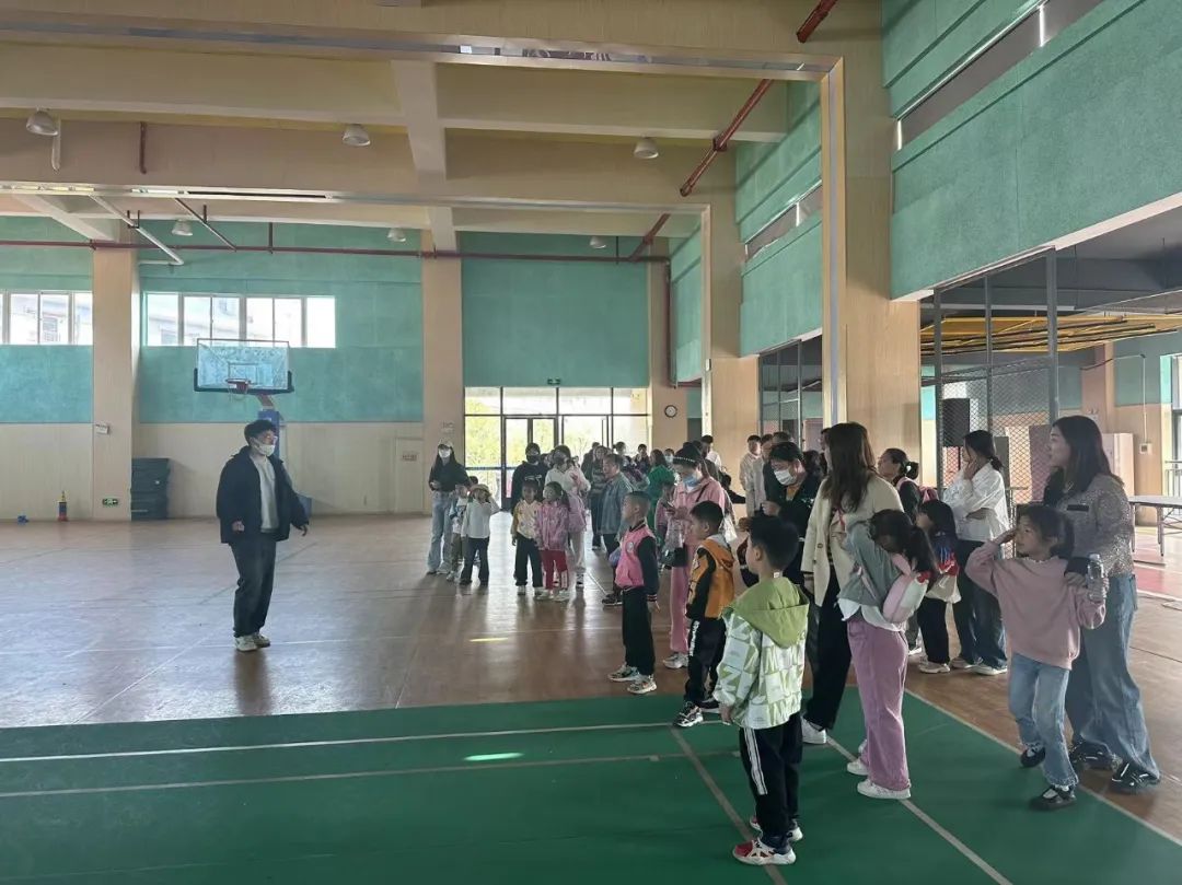 【生活燕幼·园区动态】下庙分园：“大班萌娃探小学，开启人生新篇章”——记幼儿园大班进小学体验活动(1)_html_461e76e3.jpg