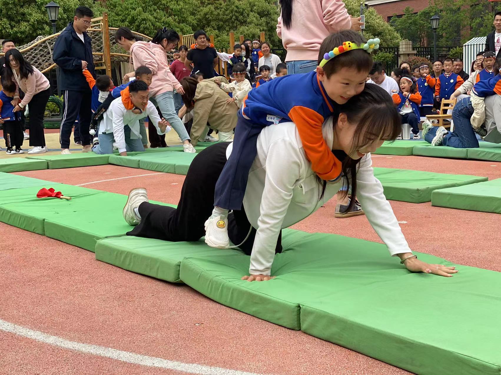 20240429小班亲子运动会_html_mc0cf276.jpg