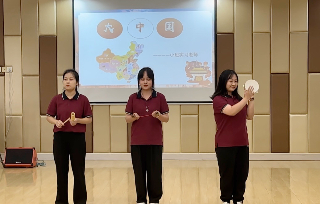 【生活燕幼·年级组动态】下庙分园： “月满中秋，欢聚国庆”——迎中秋国庆音乐会活动_html_53fd18ba.jpg