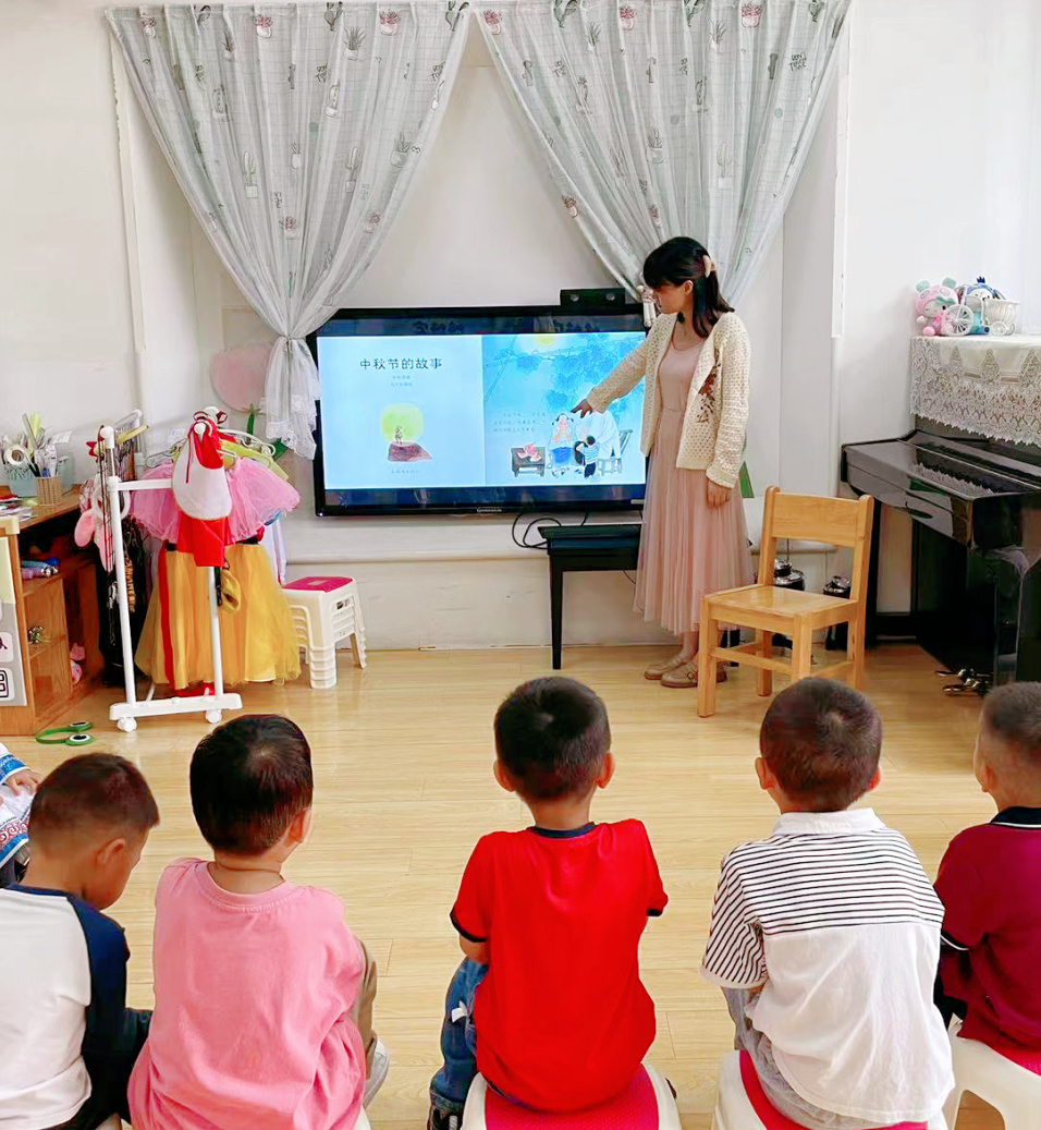 【生活燕幼·年级组动态】下庙分园： “月满中秋，欢聚国庆”——迎中秋国庆音乐会活动_html_7390252e.jpg