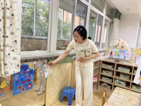 【生活燕幼·园区动态】下庙分园：“聚焦美工区，交流促成长”——美工区环境创设观摩学习活动_html_m407c38af.jpg