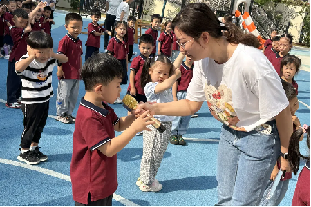 【生活燕幼·园区动态】“童语诵童音  推普筑未来”——燕子矶幼儿园第26届推普周活动_html_6f328647.png