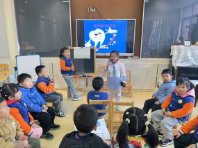 (已瘦身)20250414【生活燕幼·年级组动态】新城分园：“春天不是读书天，行知路上乐实践”——小桃子研学活动_html_m1418d3f6.png
