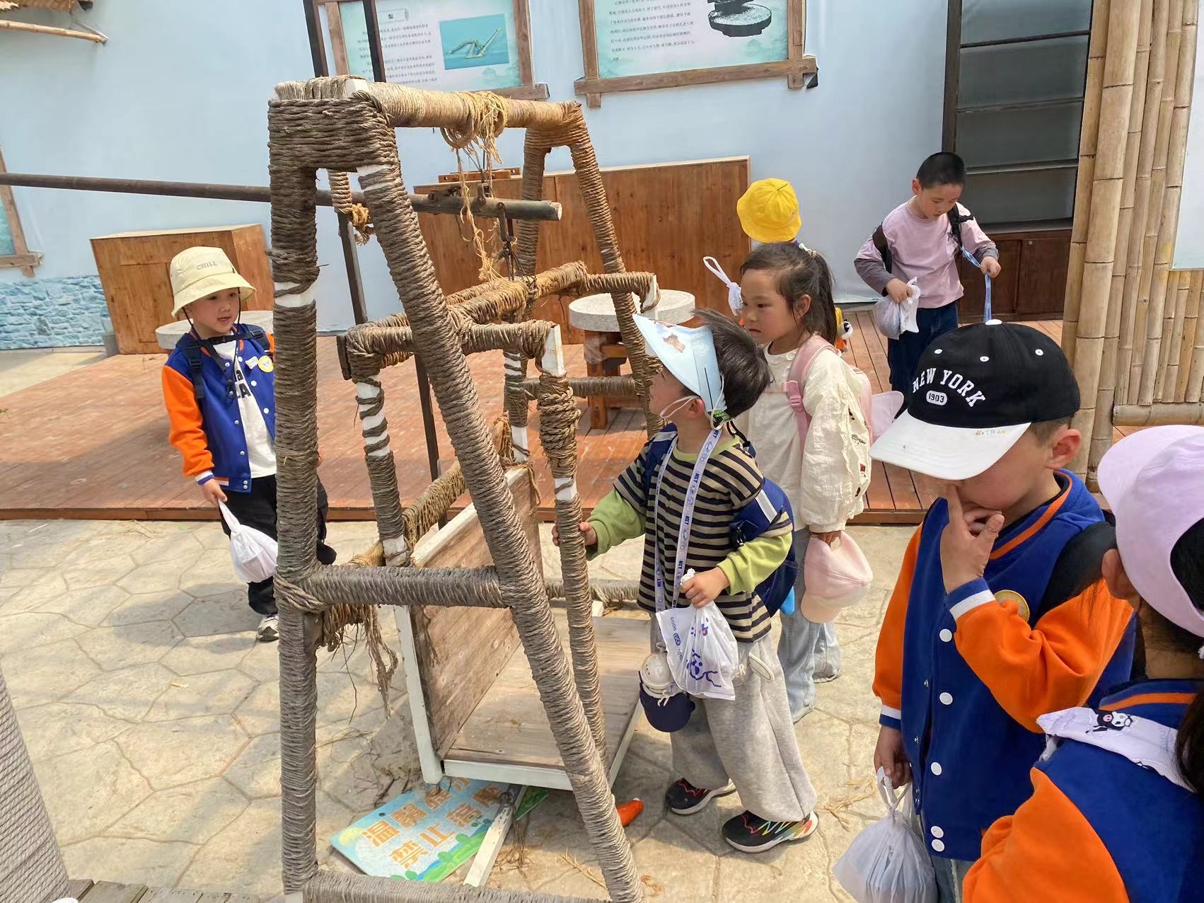 20250408【生活燕幼·园区动态】下庙分园：“相约春天里，不负好时光”——幼儿春日游学活动_html_m267b71b8.jpg