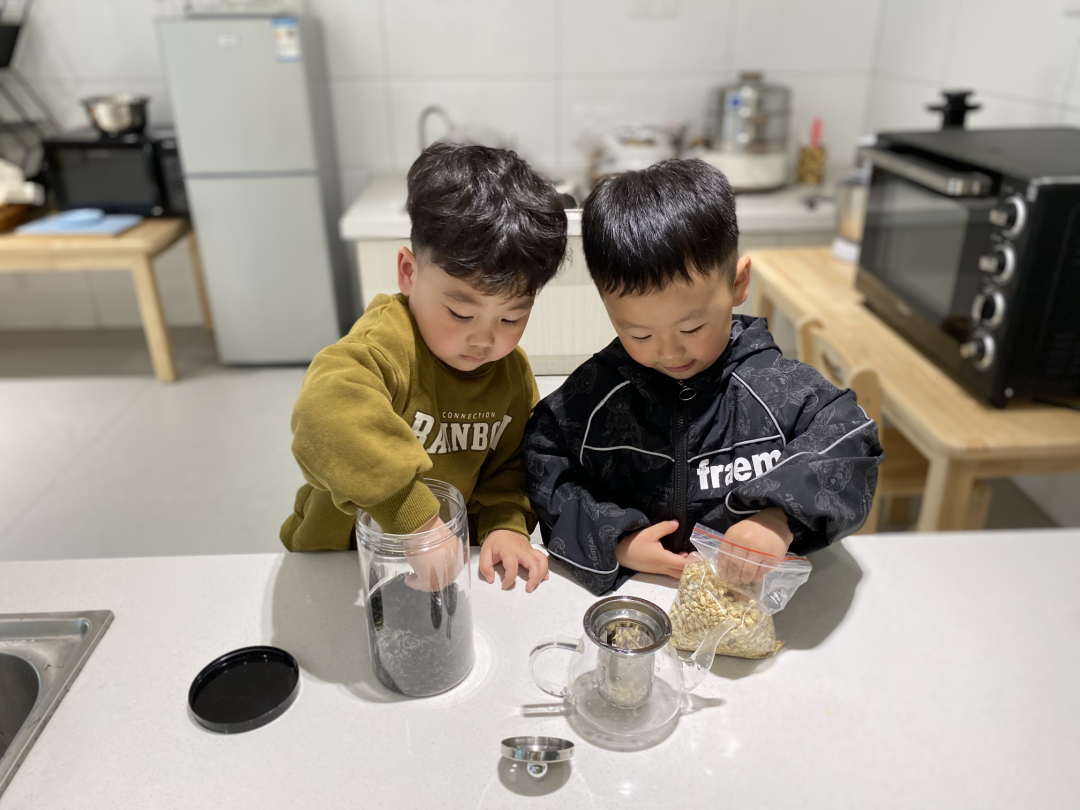 20230421 【生活燕幼·园区动态】燕鸣苑分园：一杯春滋味 闲时饮茶香——记小三班清明节气活动_html_2dc9fe2a.png