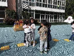 【生活燕幼·年级组动态】燕幼中心园：“快乐体智能，健康好体魄”---中班年级组社区活动_html_453bda7b.jpg