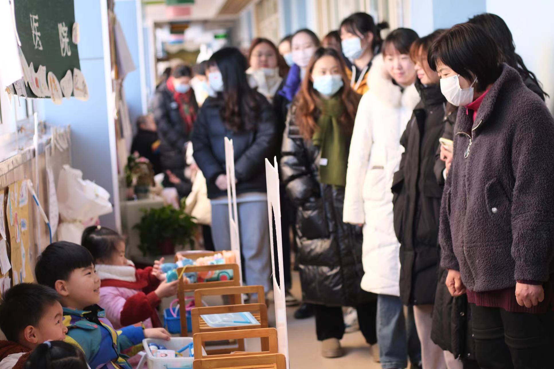 2023.12.21“研读有力，倾听有声”——栖霞区成长型教师骨干培训班活动_html_m744e94f0.jpg