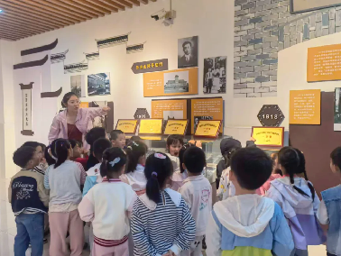 20251018【生活燕幼】“诞辰纪念行知先生 ，陶娃传承教育之光”——纪念陶行知诞辰134周年活动新闻稿_html_mc285a10.png