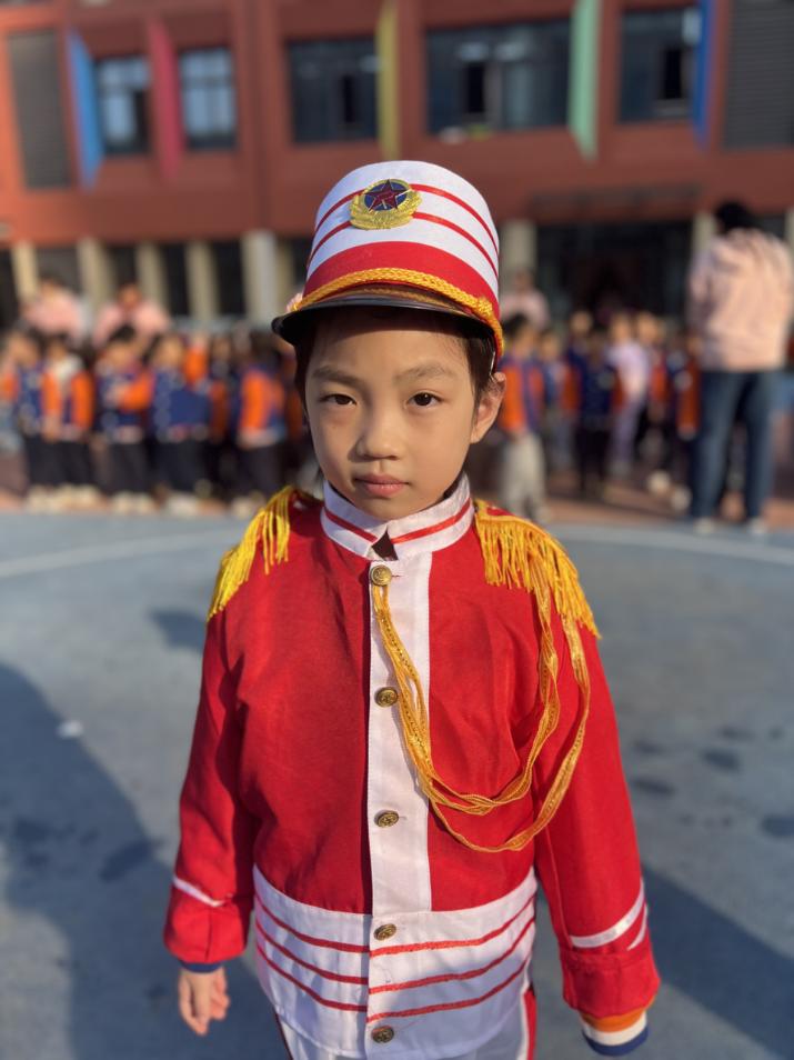 20241111【生活燕幼·园区动态】新城分园——大三班升旗仪式_html_m6fc7c484.jpg