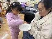 20241122【生活燕幼·园区动态】中心园：“小雪至，寒冬始”——小雪节气活动_html_m25e65523.jpg