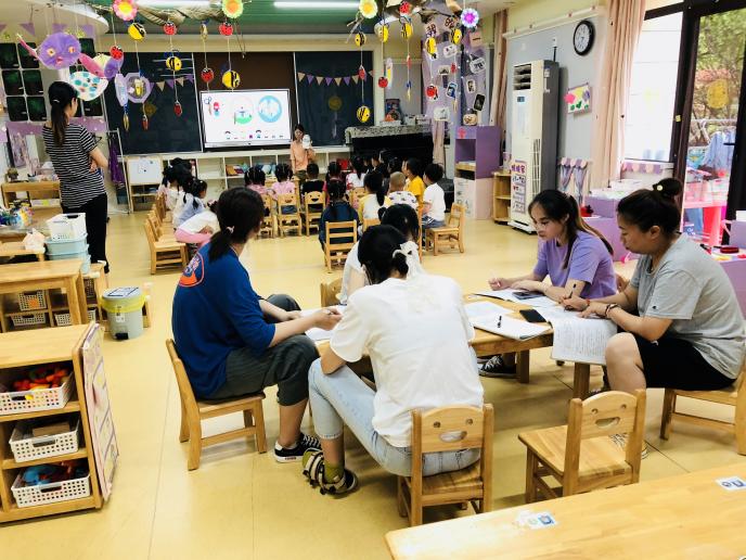 语言教研组开课和区域新闻_html_mbb5c4b4.jpg