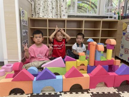 【生活燕幼·年级组动态】下庙分园：“大带小，乐成长”——小班幼儿成长纪实_html_m7df8f79f.jpg