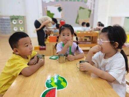 【生活燕幼·年级组动态】下庙分园：“大带小，乐成长”——小班幼儿成长纪实_html_m41ae7f2e.jpg