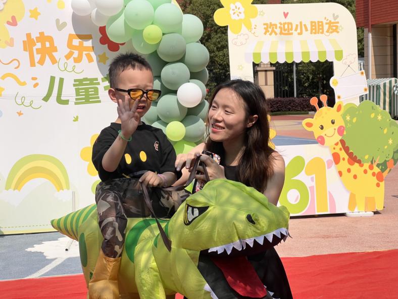 20250530【生活燕幼·园区动态】新城分园：新城分园：“粽”享端午 童趣六一——小班年级组端午六一同庆活动_html_728fb78b.jpg