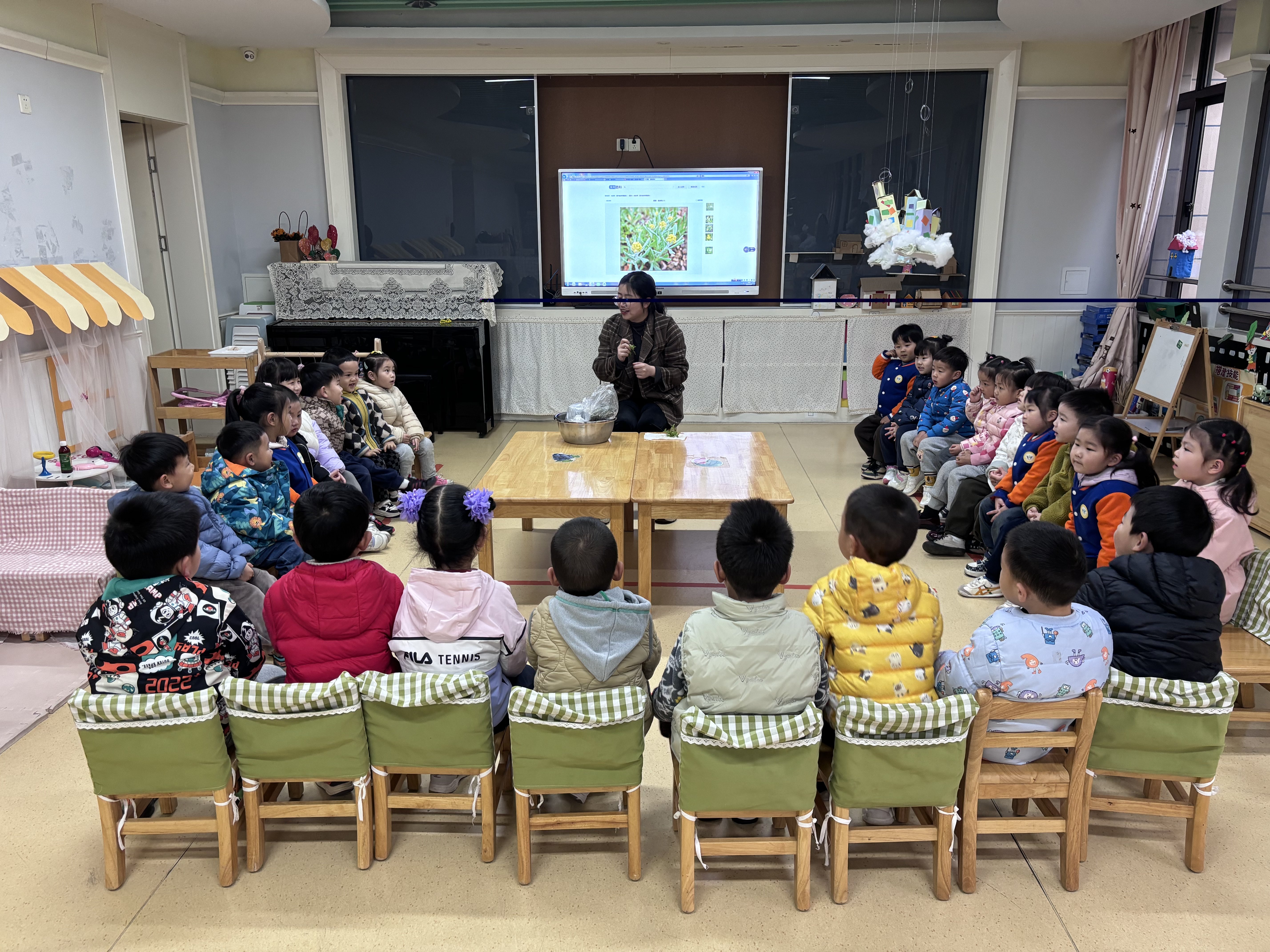 20240614【生活燕幼·年级组动态】新城分园：“家”点精彩，“育”见未来——家长故事团、资源团、种植团活动_html_m108c045f.jpg