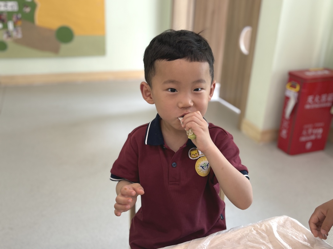 20240520 【生活燕幼·园区动态】“夏意芬芳，幸福满满”——舌尖上的节气之小满_html_1900d876.jpg