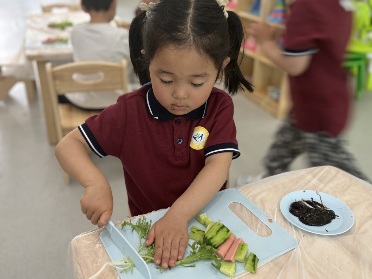 20240520 【生活燕幼·园区动态】“夏意芬芳，幸福满满”——舌尖上的节气之小满_html_m64fb1fc3.jpg