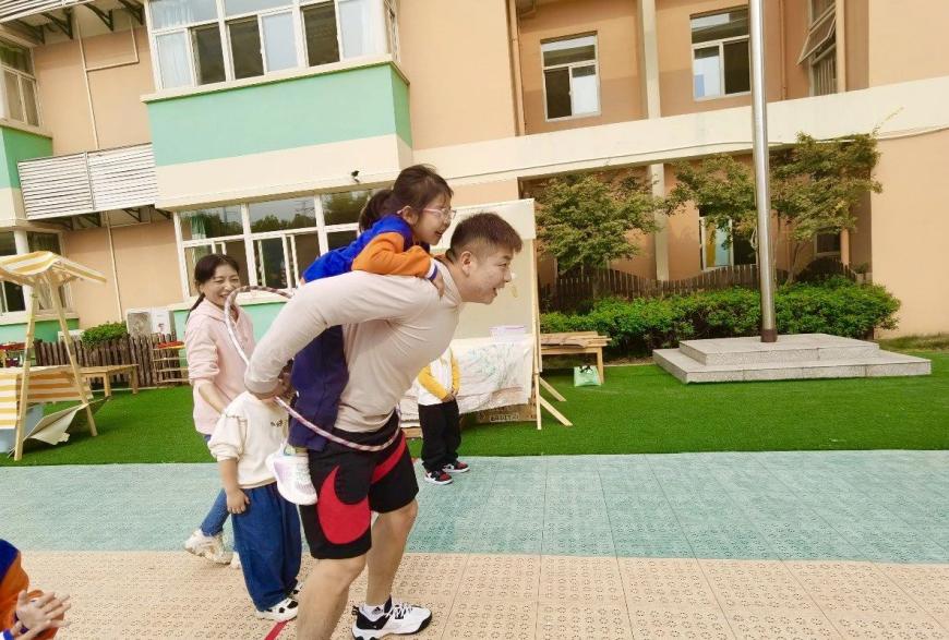 【生活燕幼·年级组动态】下庙分园：“大手牵小手，一起来运动”——中班半日开放暨亲子运动会活动_html_m20d984e3.jpg