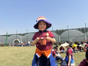 20250408 【生活燕幼·园区动态】燕鸣苑分园：“不负春光，趣享成长”——春游活动_html_m1e922abe.jpg