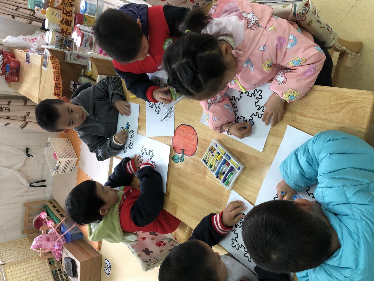 2021122新城园区小三班小雪节气活动新闻_html_588868f4.jpg