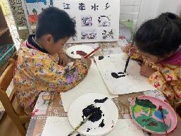 【生活燕幼·教研组动态】燕幼中心园“游戏促发展，教研共成长”——美术教研组区域游戏开放活动_html_m8a388d1.jpg
