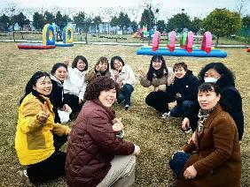 “赴一场春天的约会”——燕子矶幼儿园教职工工会活动555_html_35703ee7.jpg
