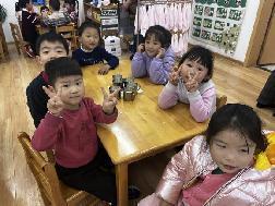 2023.3.24【生活燕幼·园区动态】燕幼中心园：春分时节到，春华春意浓——中一班春分节气活动_html_1025d2b5.jpg
