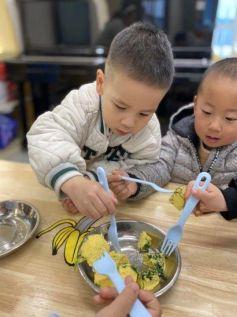 20230404【生活燕幼·园区动态】燕鸣苑分园：舌尖上的节气之清明_html_m7a2b0fbf.jpg